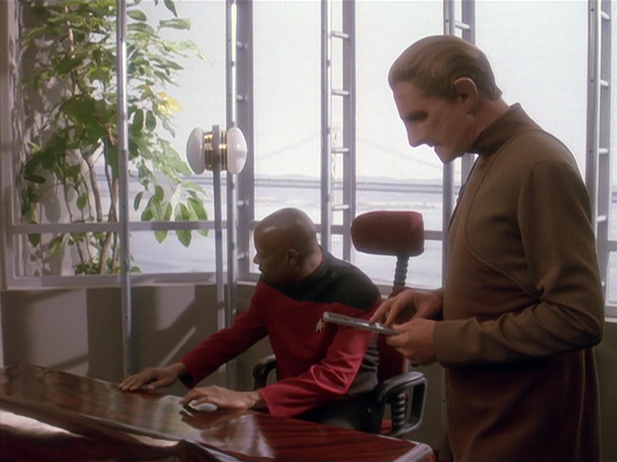 extant_StarTrek_DS9_4x12-ParadiseLost_00160.jpg
