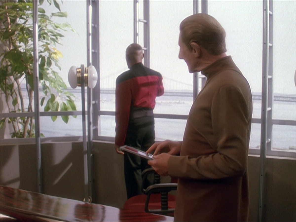 extant_StarTrek_DS9_4x12-ParadiseLost_00171.jpg