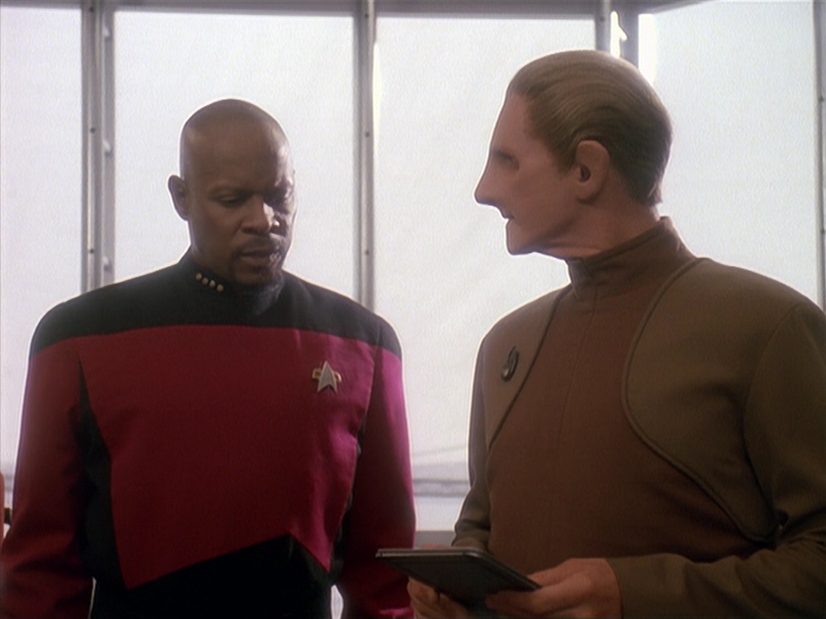 extant_StarTrek_DS9_4x12-ParadiseLost_00202.jpg