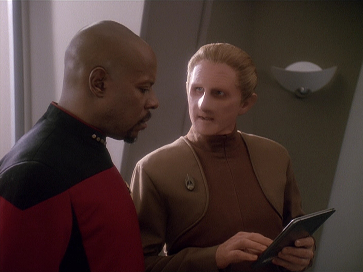 extant_StarTrek_DS9_4x12-ParadiseLost_00217.jpg