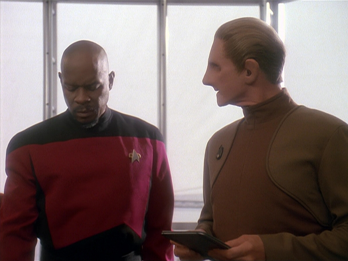 extant_StarTrek_DS9_4x12-ParadiseLost_00220.jpg