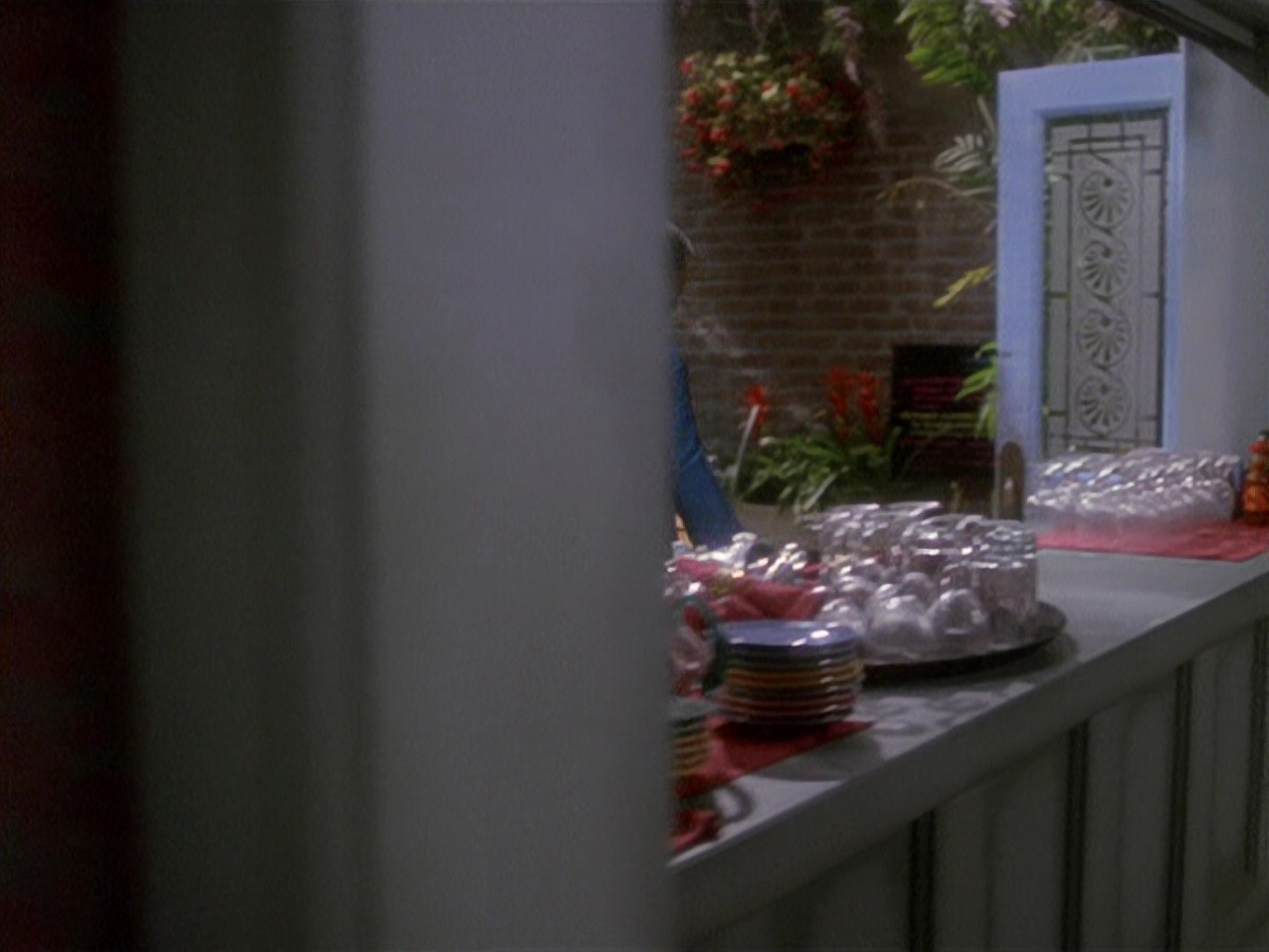 extant_StarTrek_DS9_4x12-ParadiseLost_00266.jpg