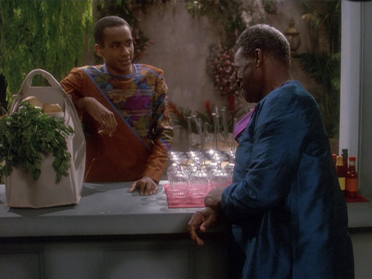 extant_StarTrek_DS9_4x12-ParadiseLost_00278.jpg