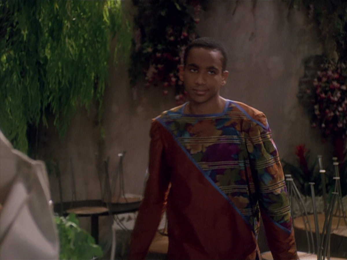 extant_StarTrek_DS9_4x12-ParadiseLost_00307.jpg