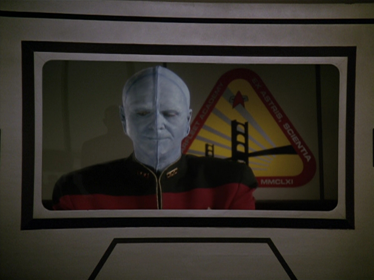 extant_StarTrek_DS9_4x12-ParadiseLost_00362.jpg