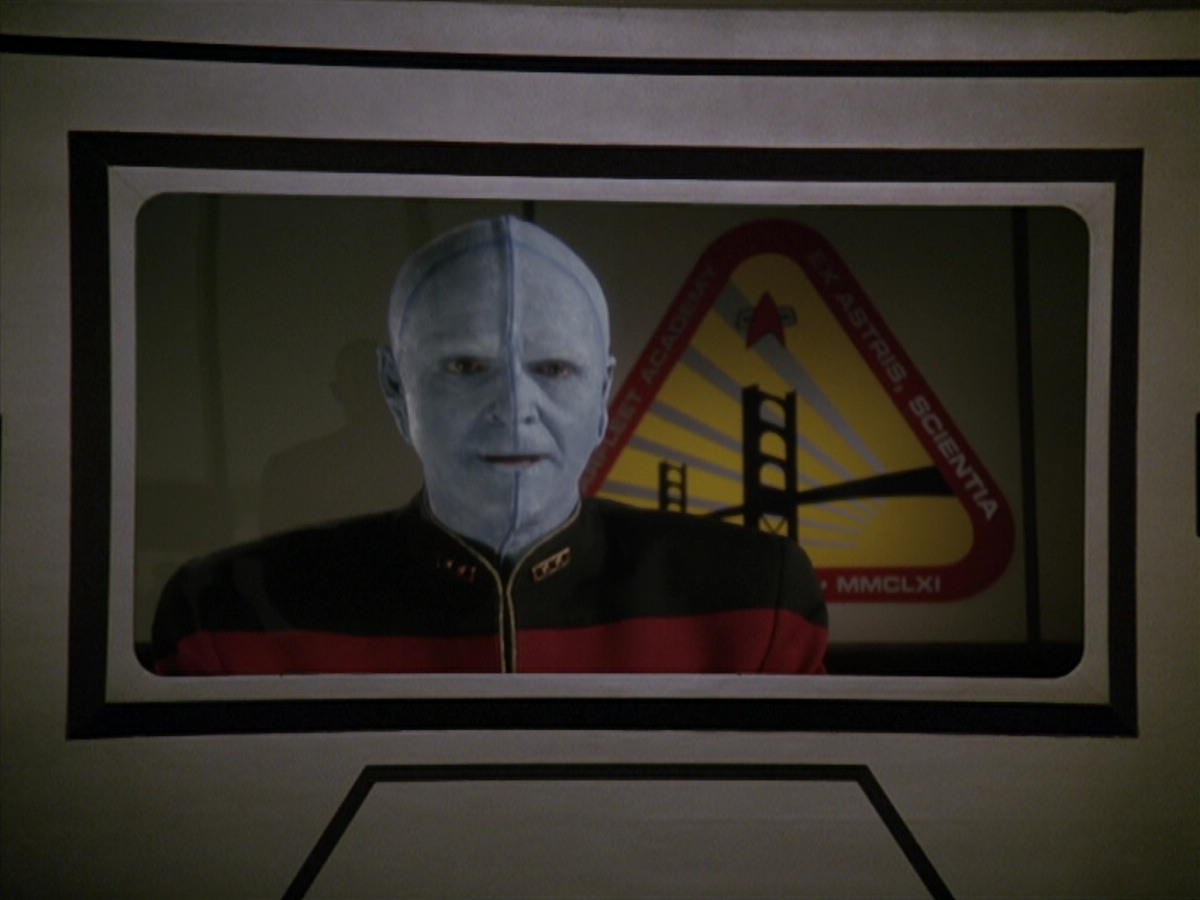 extant_StarTrek_DS9_4x12-ParadiseLost_00370.jpg