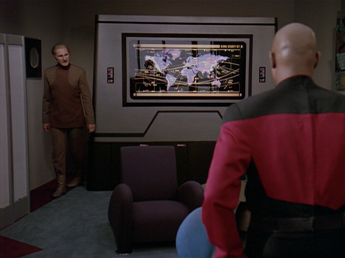 extant_StarTrek_DS9_4x12-ParadiseLost_00434.jpg