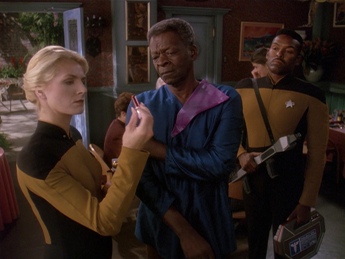 extant_StarTrek_DS9_4x12-ParadiseLost_00615.jpg