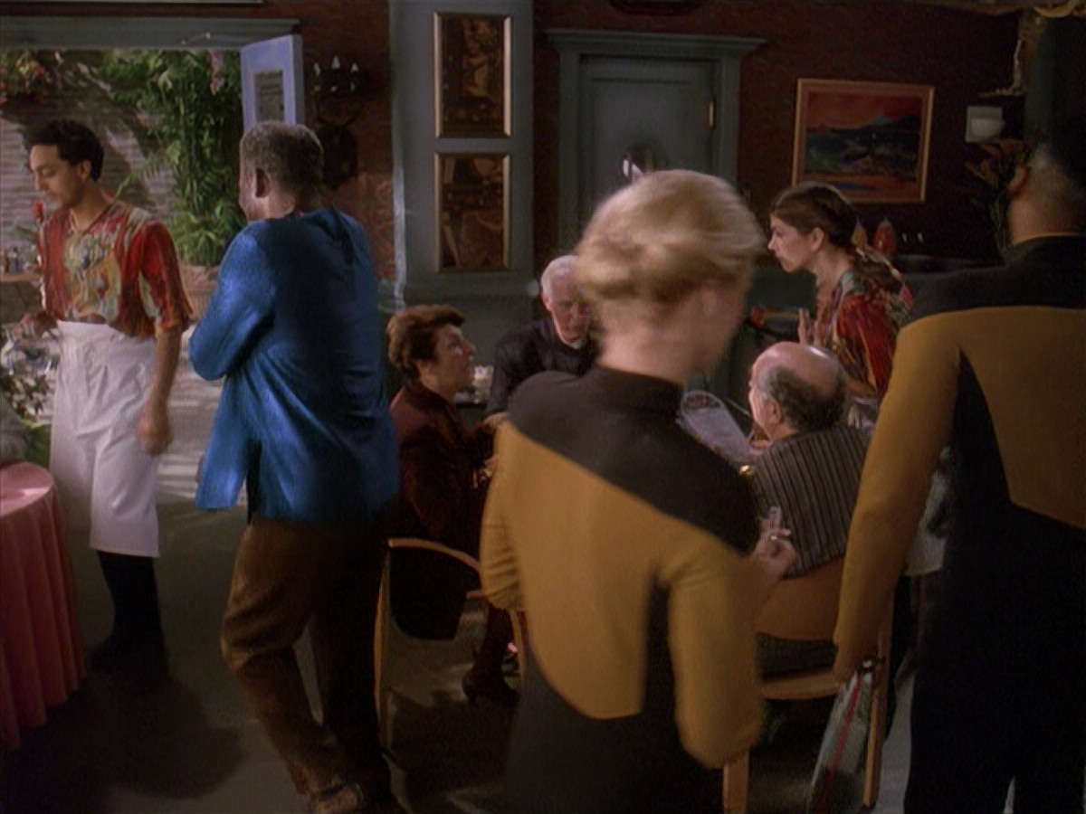 extant_StarTrek_DS9_4x12-ParadiseLost_00626.jpg
