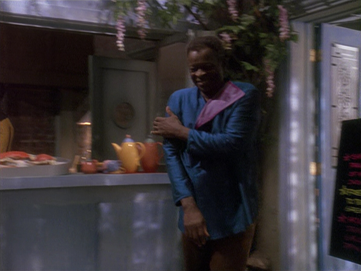 extant_StarTrek_DS9_4x12-ParadiseLost_00630.jpg