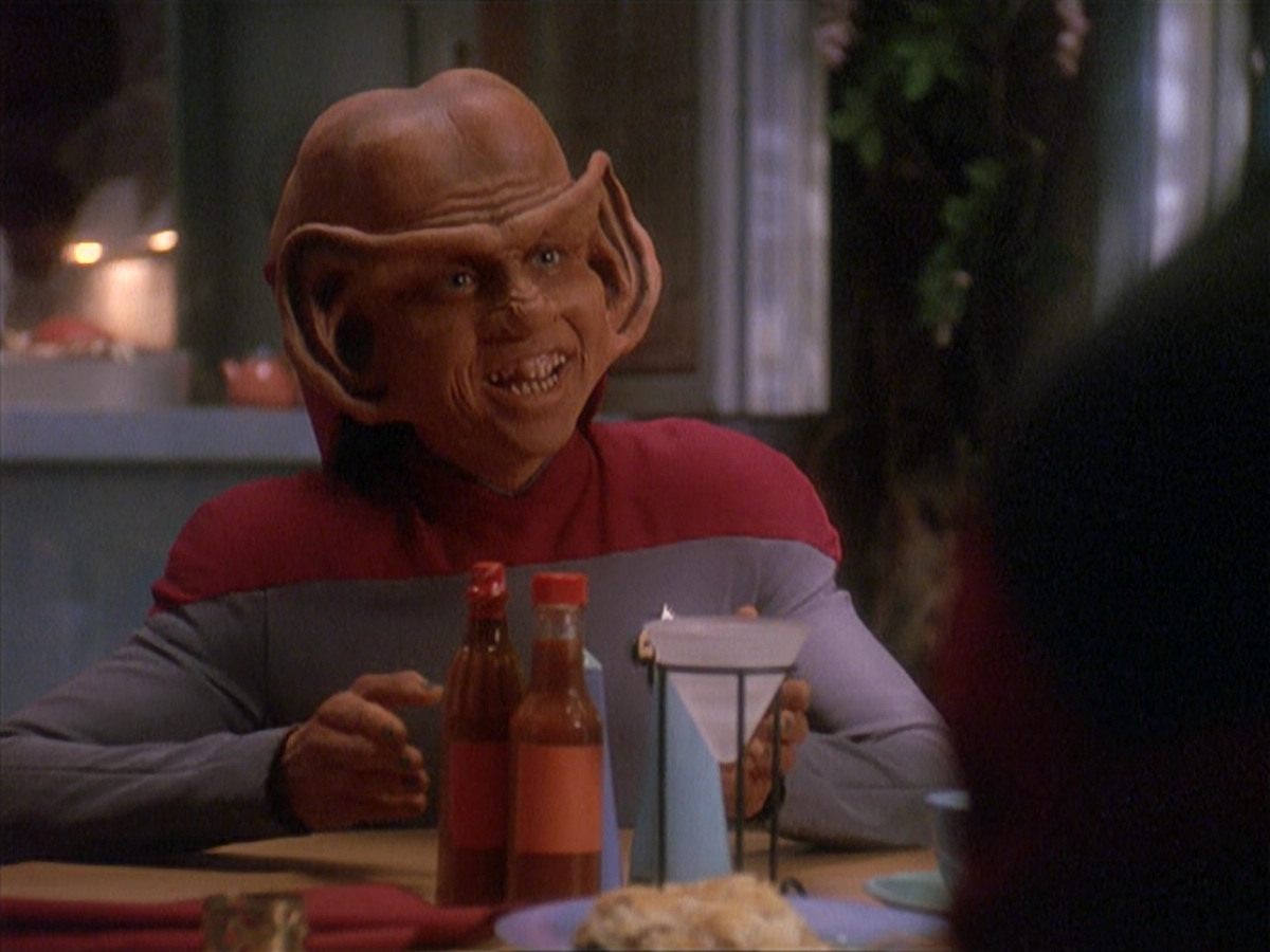 extant_StarTrek_DS9_4x12-ParadiseLost_00750.jpg