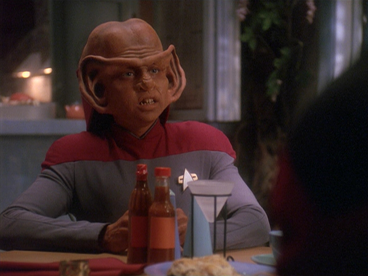 extant_StarTrek_DS9_4x12-ParadiseLost_00760.jpg