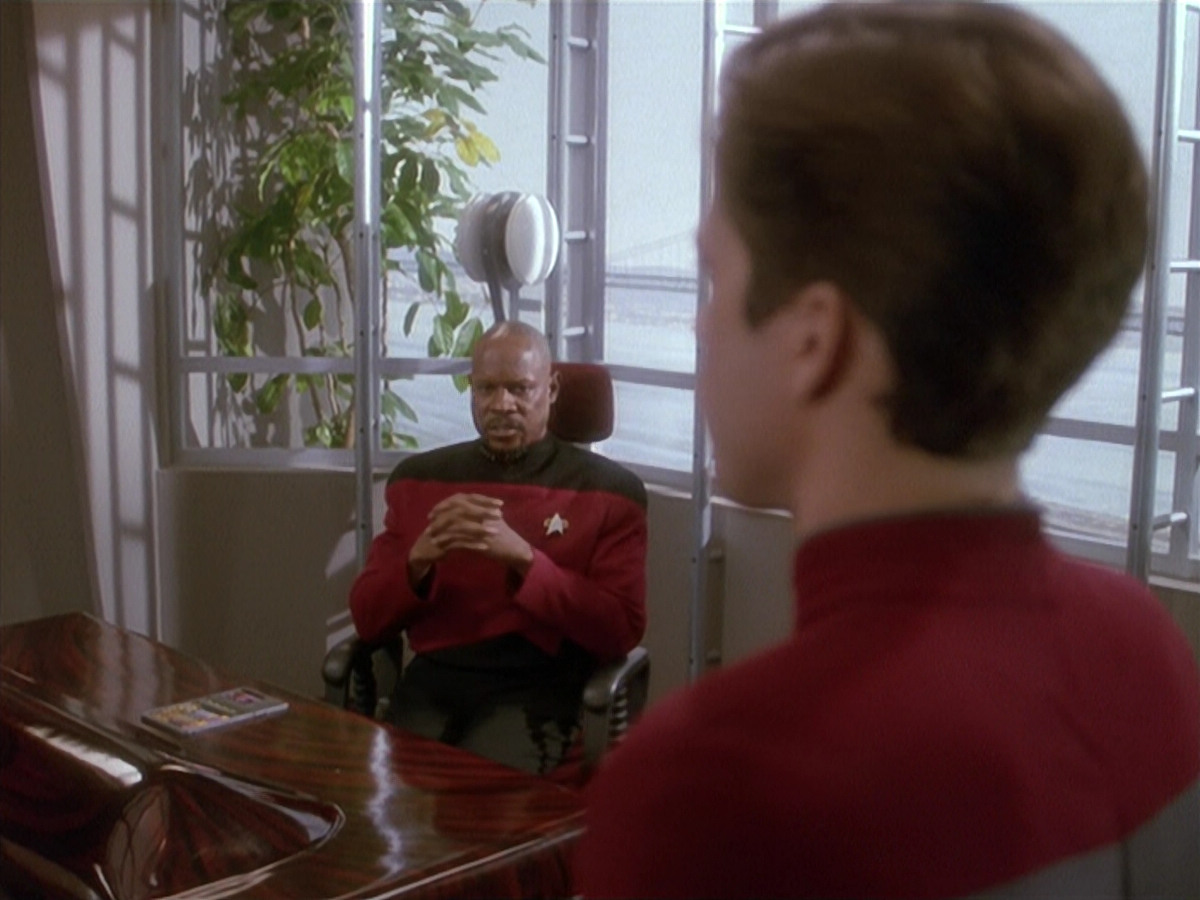 extant_StarTrek_DS9_4x12-ParadiseLost_00817.jpg