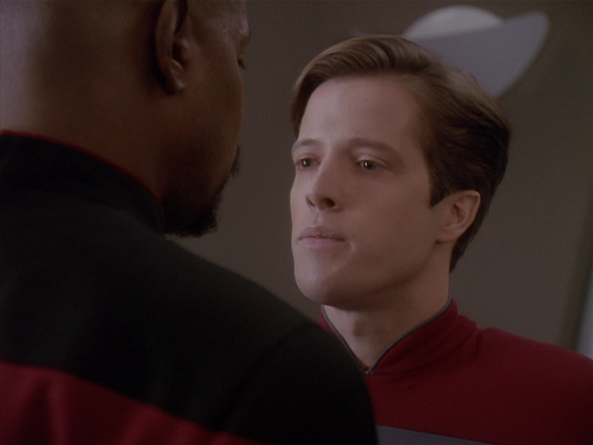 extant_StarTrek_DS9_4x12-ParadiseLost_00898.jpg