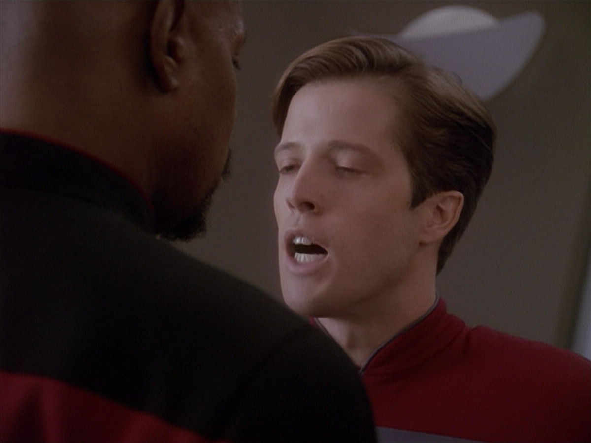 extant_StarTrek_DS9_4x12-ParadiseLost_00902.jpg