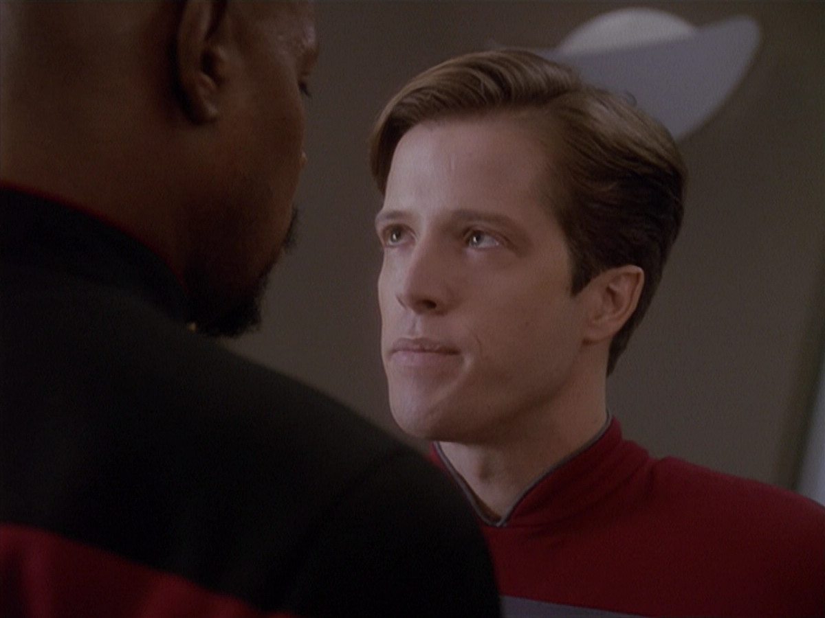 extant_StarTrek_DS9_4x12-ParadiseLost_00909.jpg