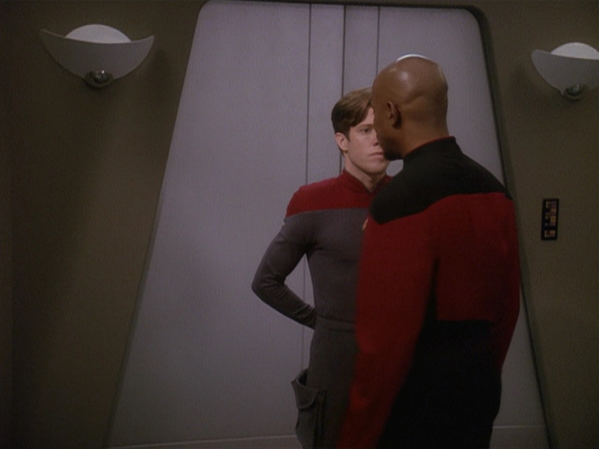 extant_StarTrek_DS9_4x12-ParadiseLost_00912.jpg