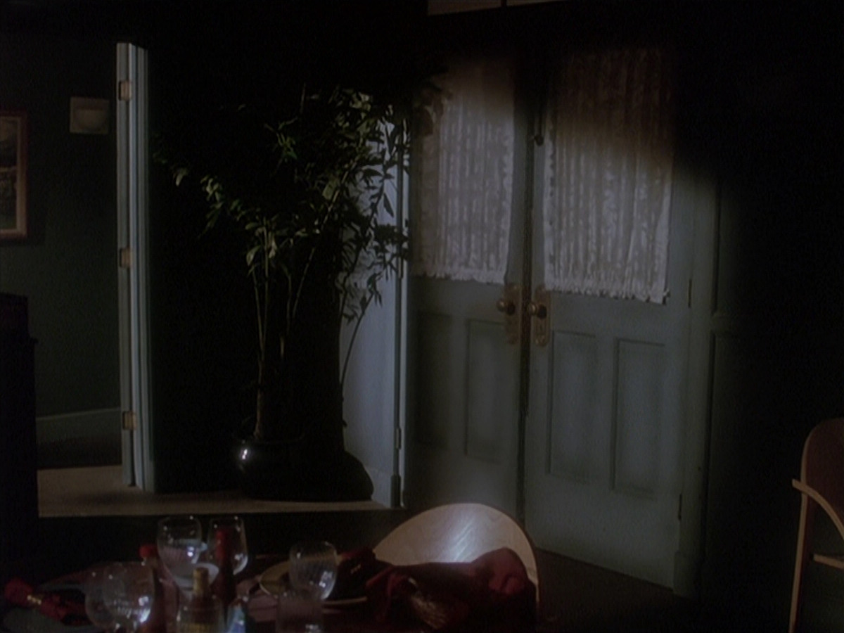 extant_StarTrek_DS9_4x12-ParadiseLost_01012.jpg