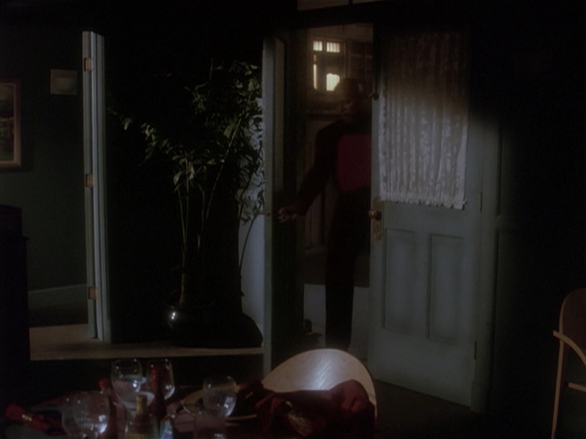 extant_StarTrek_DS9_4x12-ParadiseLost_01013.jpg
