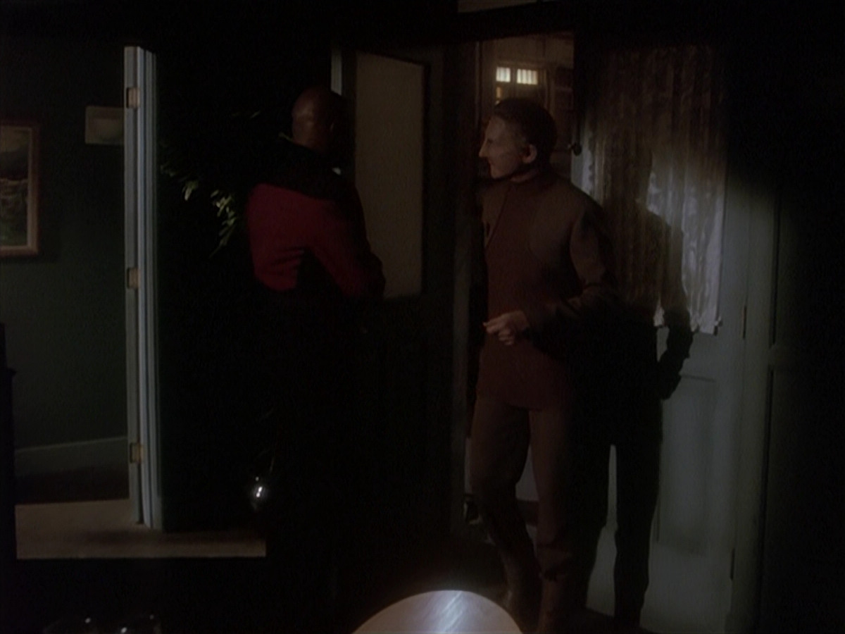 extant_StarTrek_DS9_4x12-ParadiseLost_01017.jpg