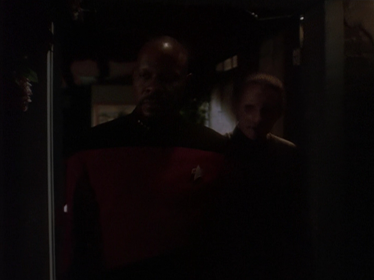 extant_StarTrek_DS9_4x12-ParadiseLost_01030.jpg