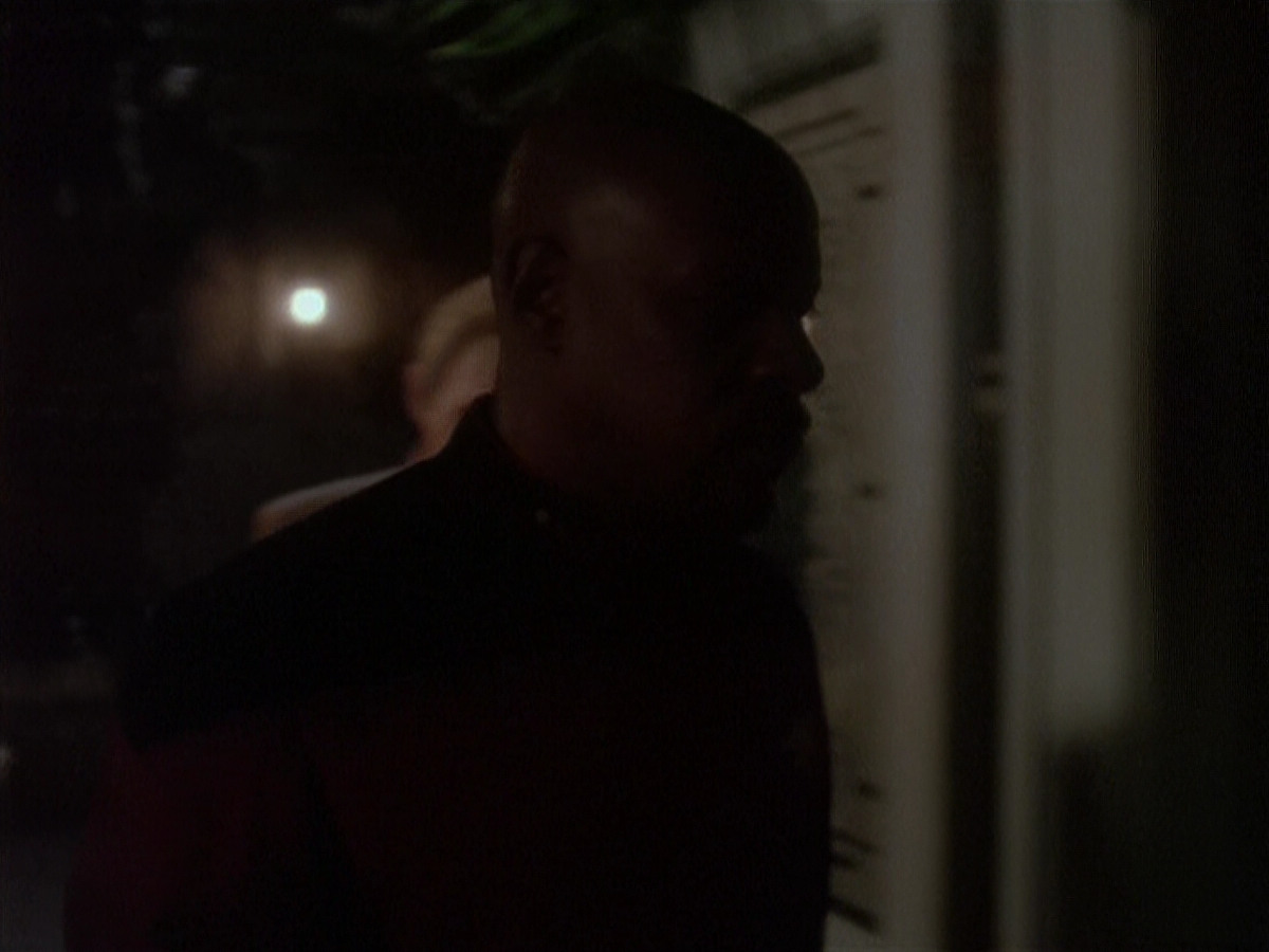 extant_StarTrek_DS9_4x12-ParadiseLost_01037.jpg