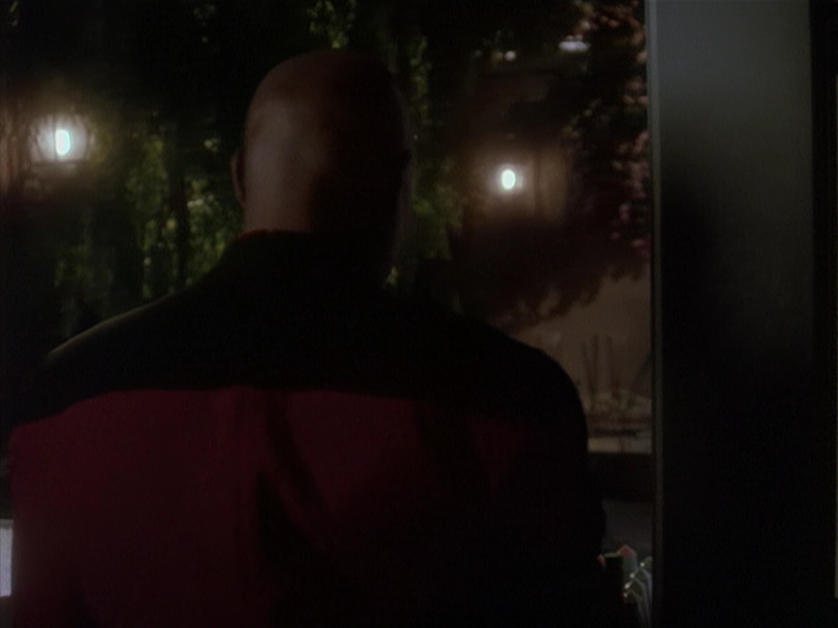 extant_StarTrek_DS9_4x12-ParadiseLost_01052.jpg