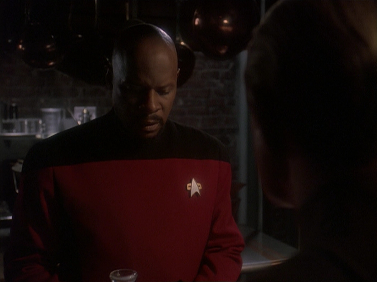 extant_StarTrek_DS9_4x12-ParadiseLost_01070.jpg