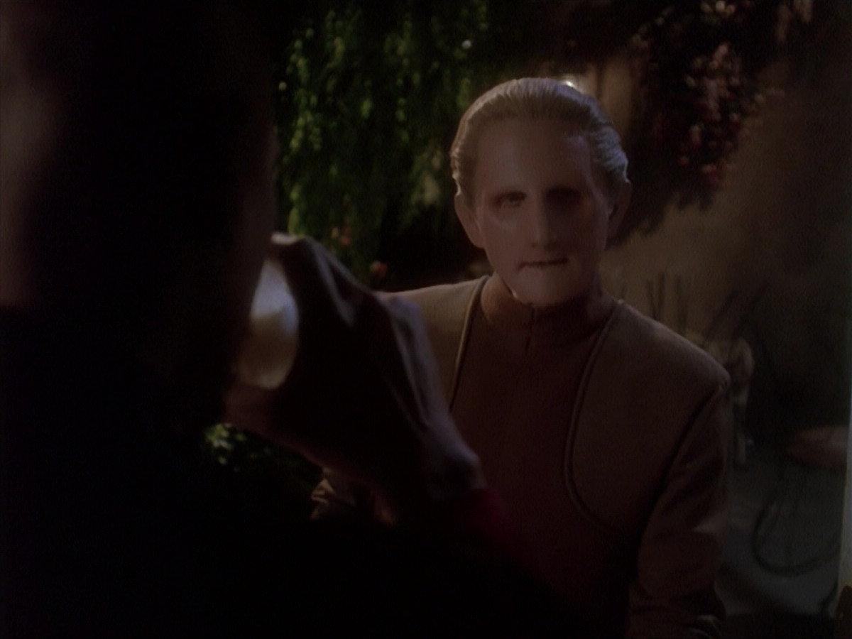 extant_StarTrek_DS9_4x12-ParadiseLost_01091.jpg