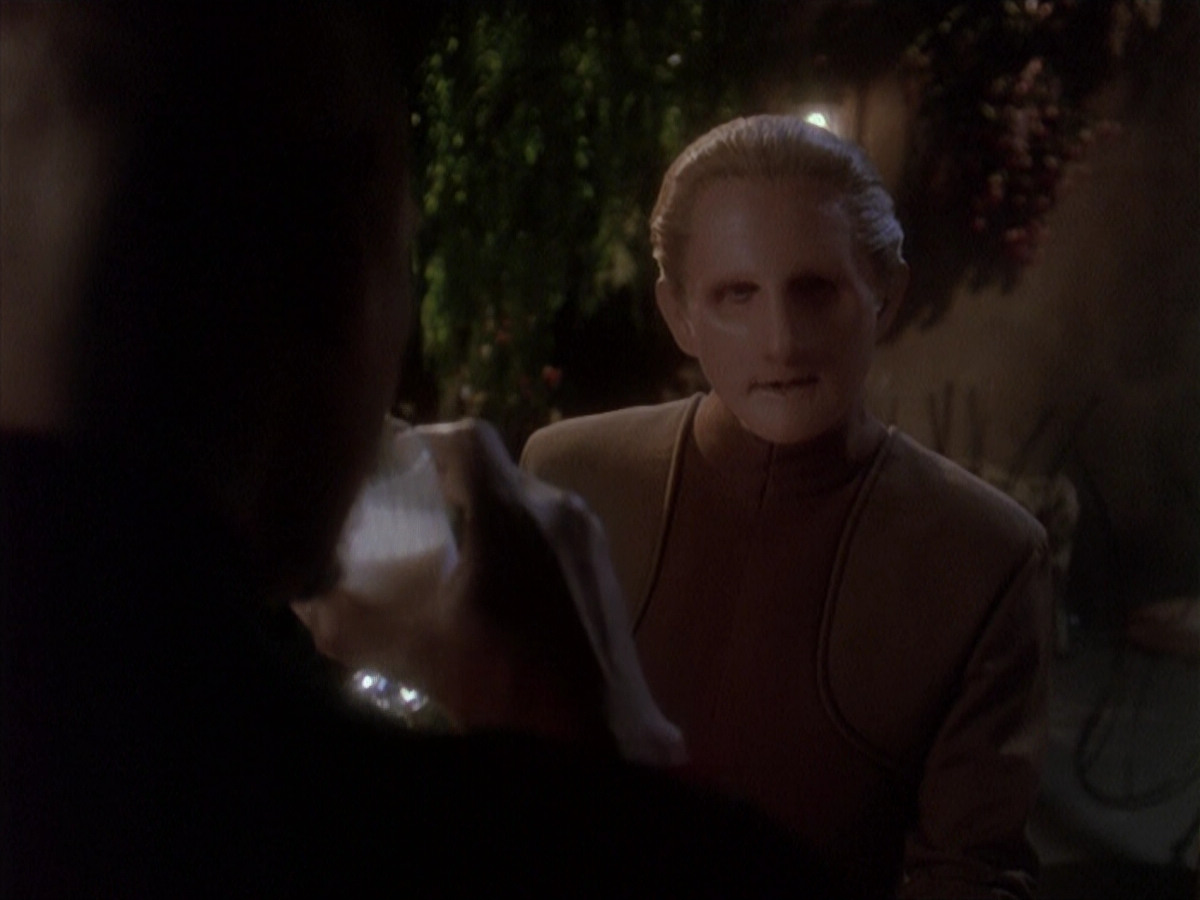 extant_StarTrek_DS9_4x12-ParadiseLost_01094.jpg