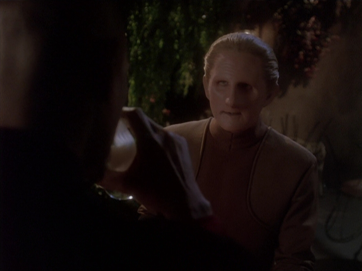 extant_StarTrek_DS9_4x12-ParadiseLost_01096.jpg