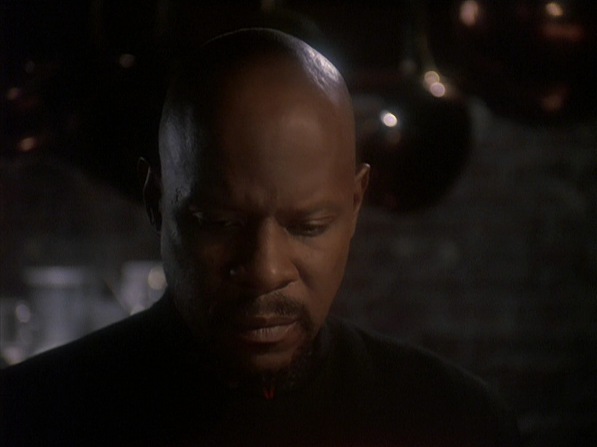 extant_StarTrek_DS9_4x12-ParadiseLost_01114.jpg