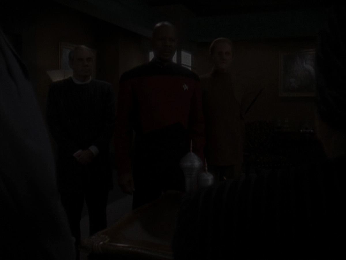 extant_StarTrek_DS9_4x12-ParadiseLost_01166.jpg