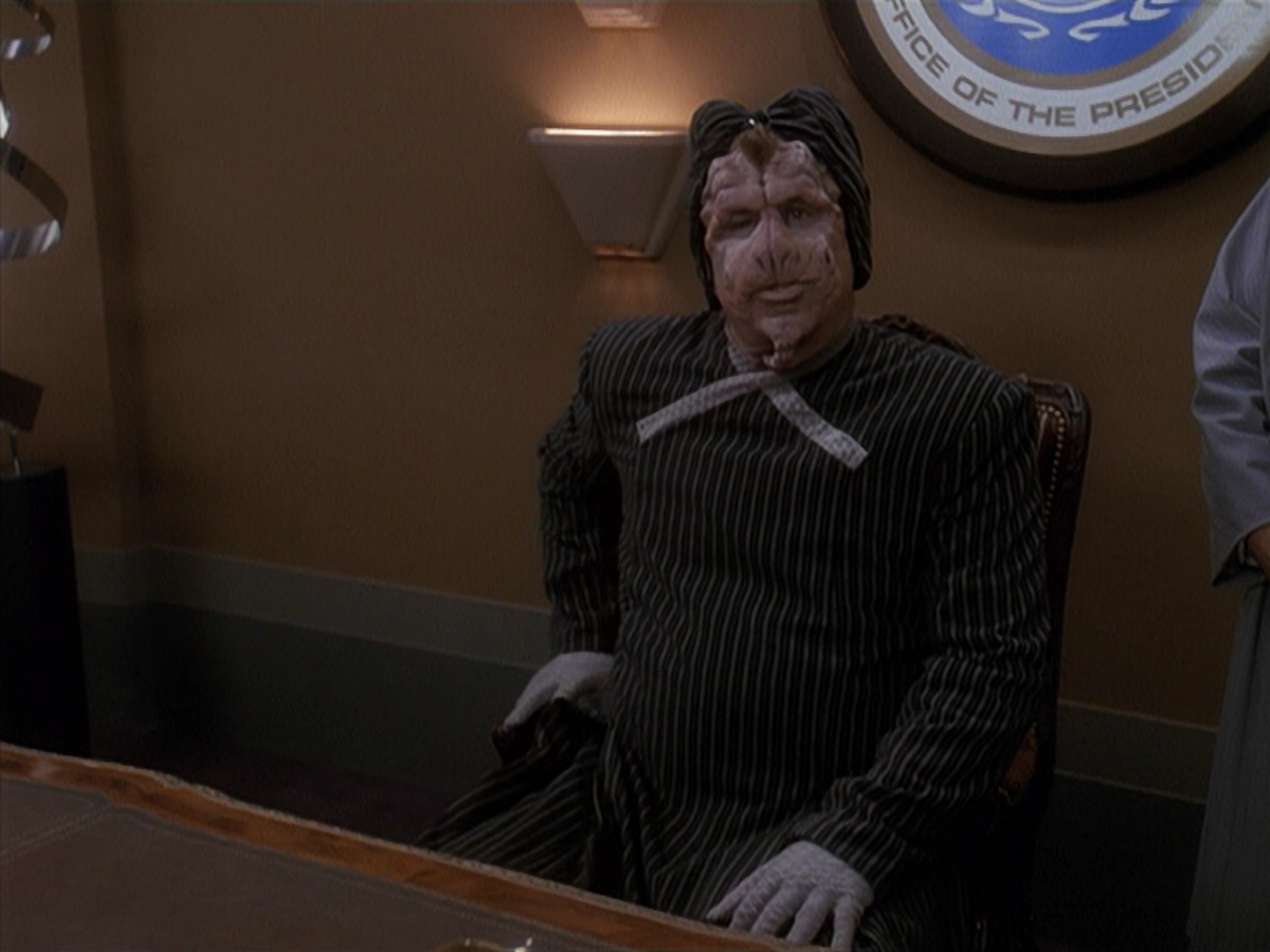 extant_StarTrek_DS9_4x12-ParadiseLost_01202.jpg