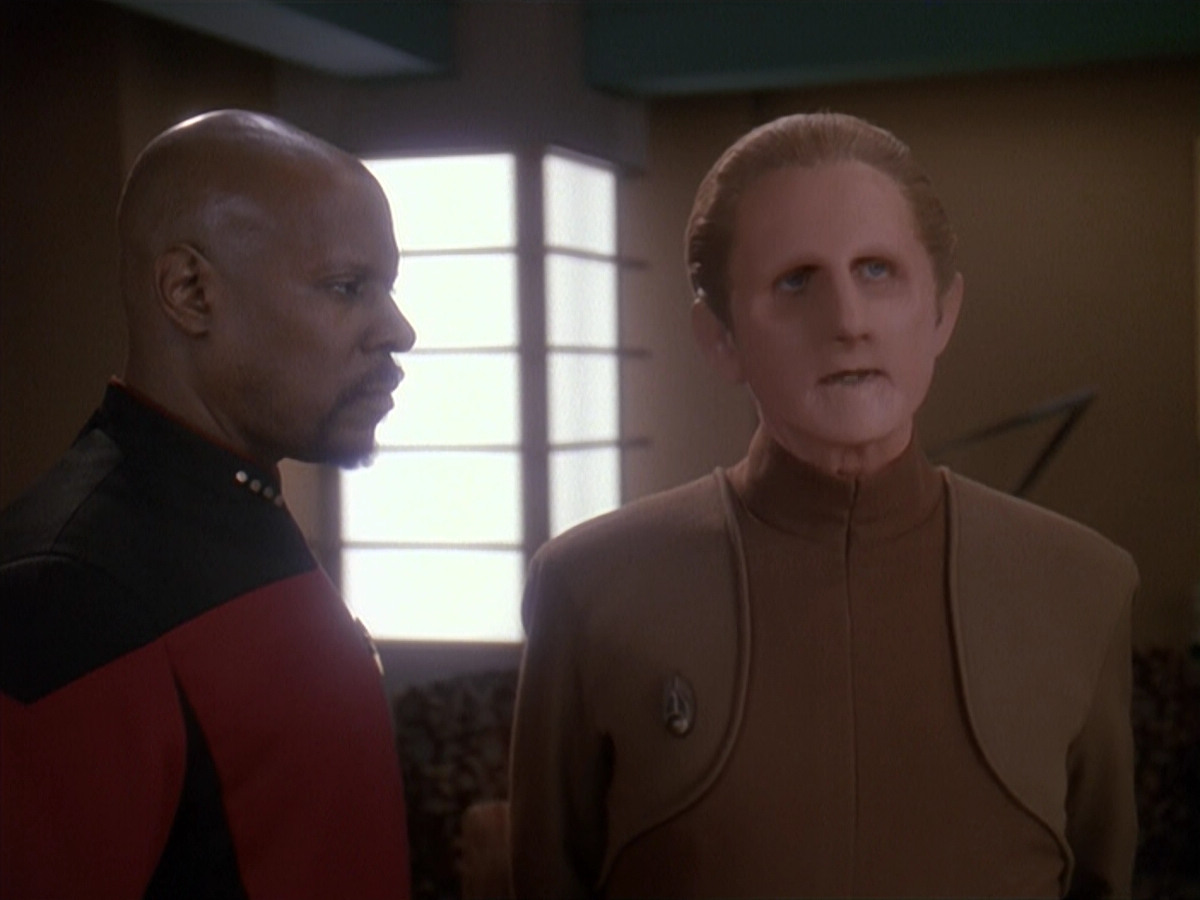 extant_StarTrek_DS9_4x12-ParadiseLost_01211.jpg