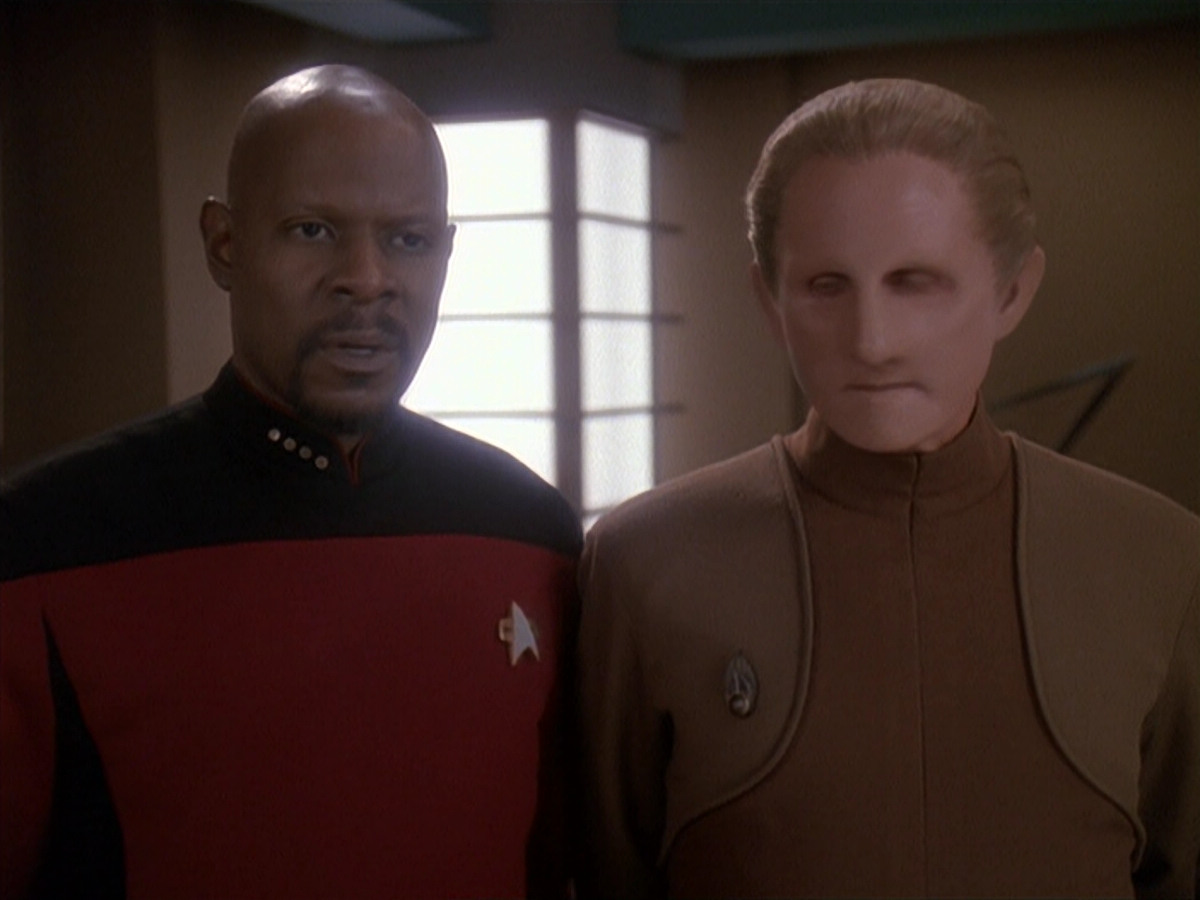 extant_StarTrek_DS9_4x12-ParadiseLost_01273.jpg