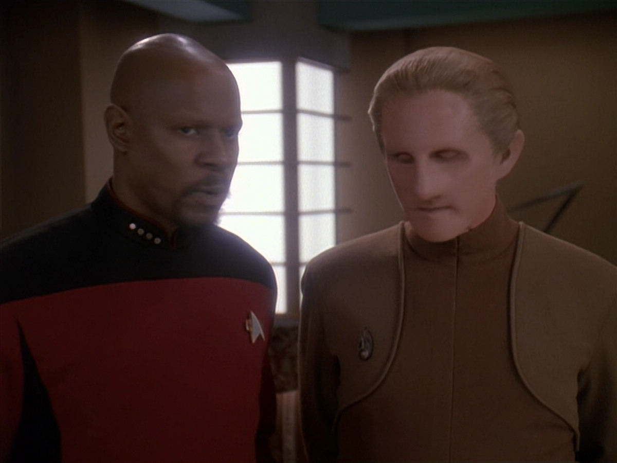 extant_StarTrek_DS9_4x12-ParadiseLost_01275.jpg