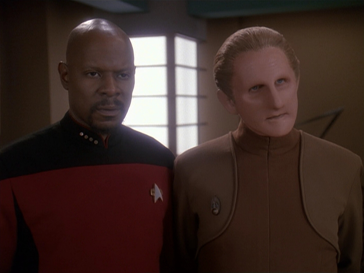 extant_StarTrek_DS9_4x12-ParadiseLost_01278.jpg