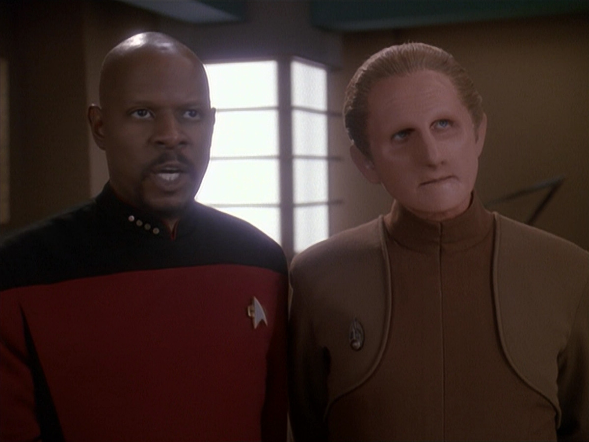 extant_StarTrek_DS9_4x12-ParadiseLost_01310.jpg