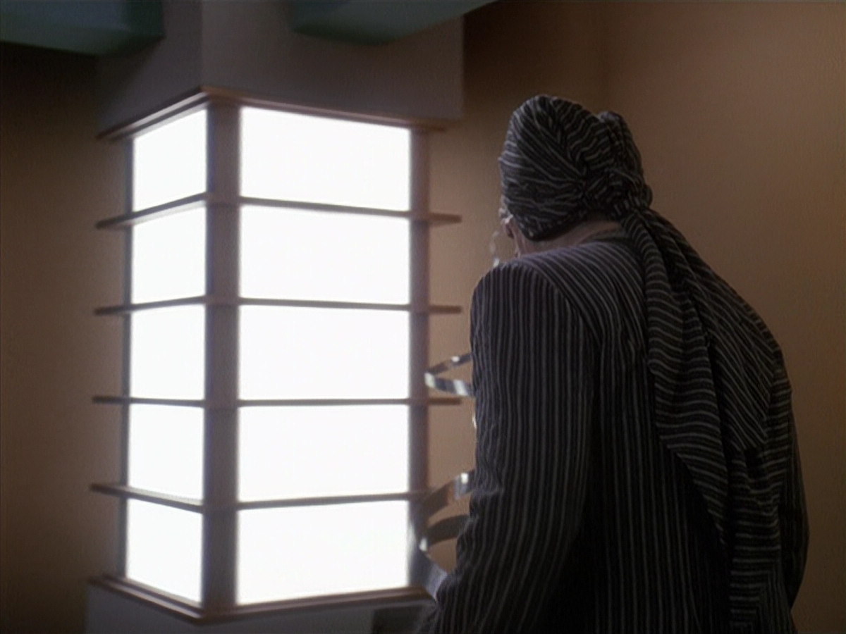 extant_StarTrek_DS9_4x12-ParadiseLost_01317.jpg
