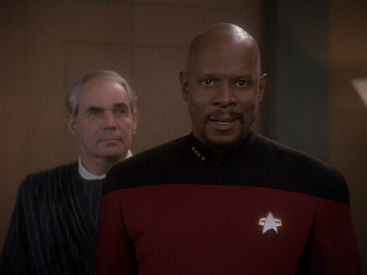 extant_StarTrek_DS9_4x12-ParadiseLost_01332.jpg