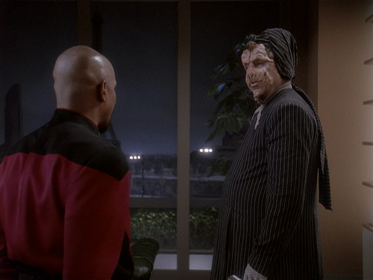 extant_StarTrek_DS9_4x12-ParadiseLost_01347.jpg