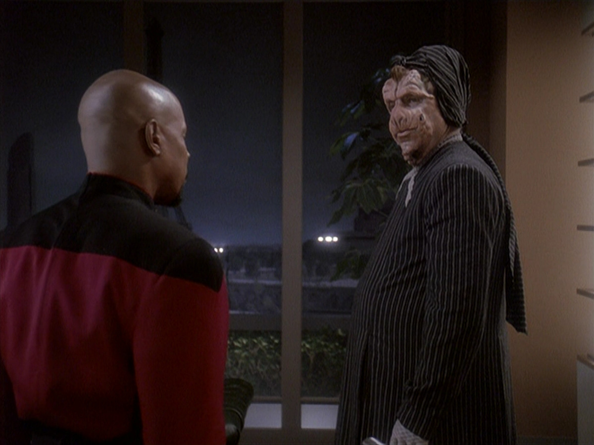 extant_StarTrek_DS9_4x12-ParadiseLost_01349.jpg