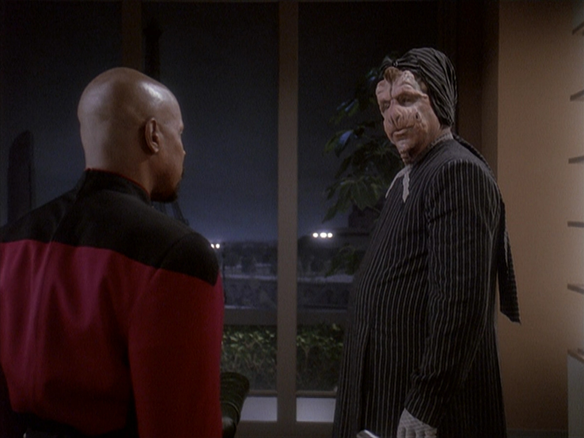 extant_StarTrek_DS9_4x12-ParadiseLost_01350.jpg