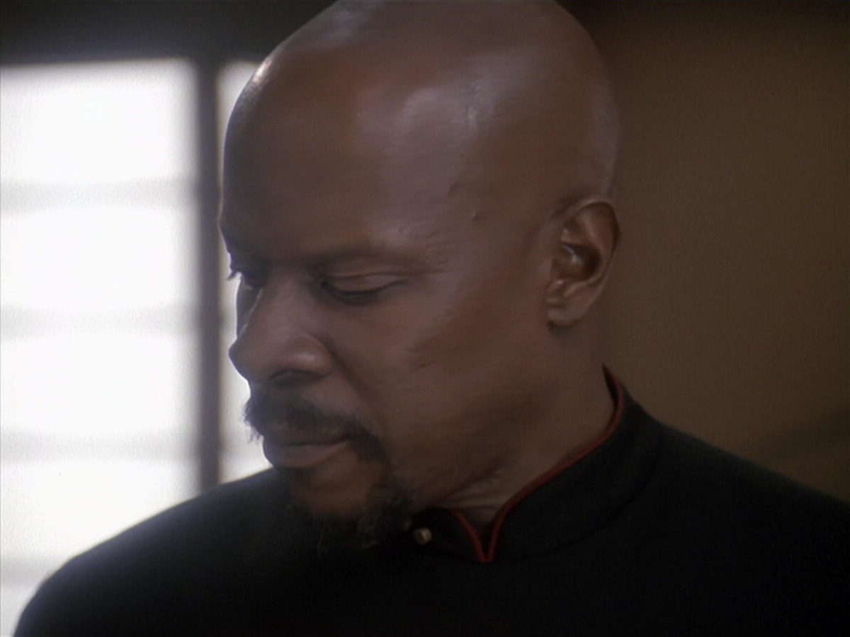 extant_StarTrek_DS9_4x12-ParadiseLost_01432.jpg