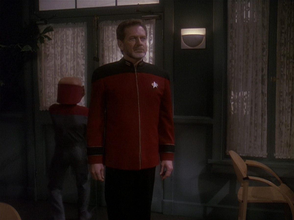 extant_StarTrek_DS9_4x12-ParadiseLost_01503.jpg