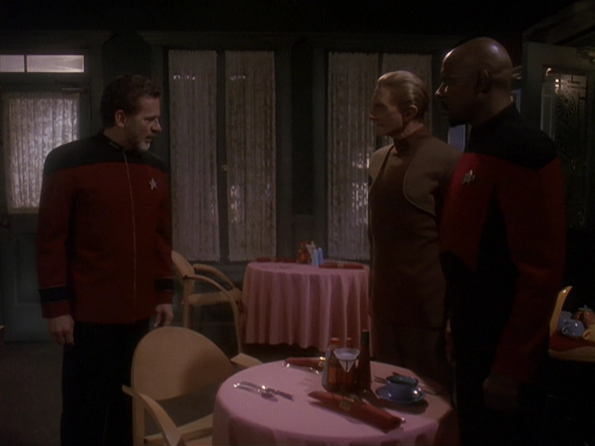 extant_StarTrek_DS9_4x12-ParadiseLost_01514.jpg