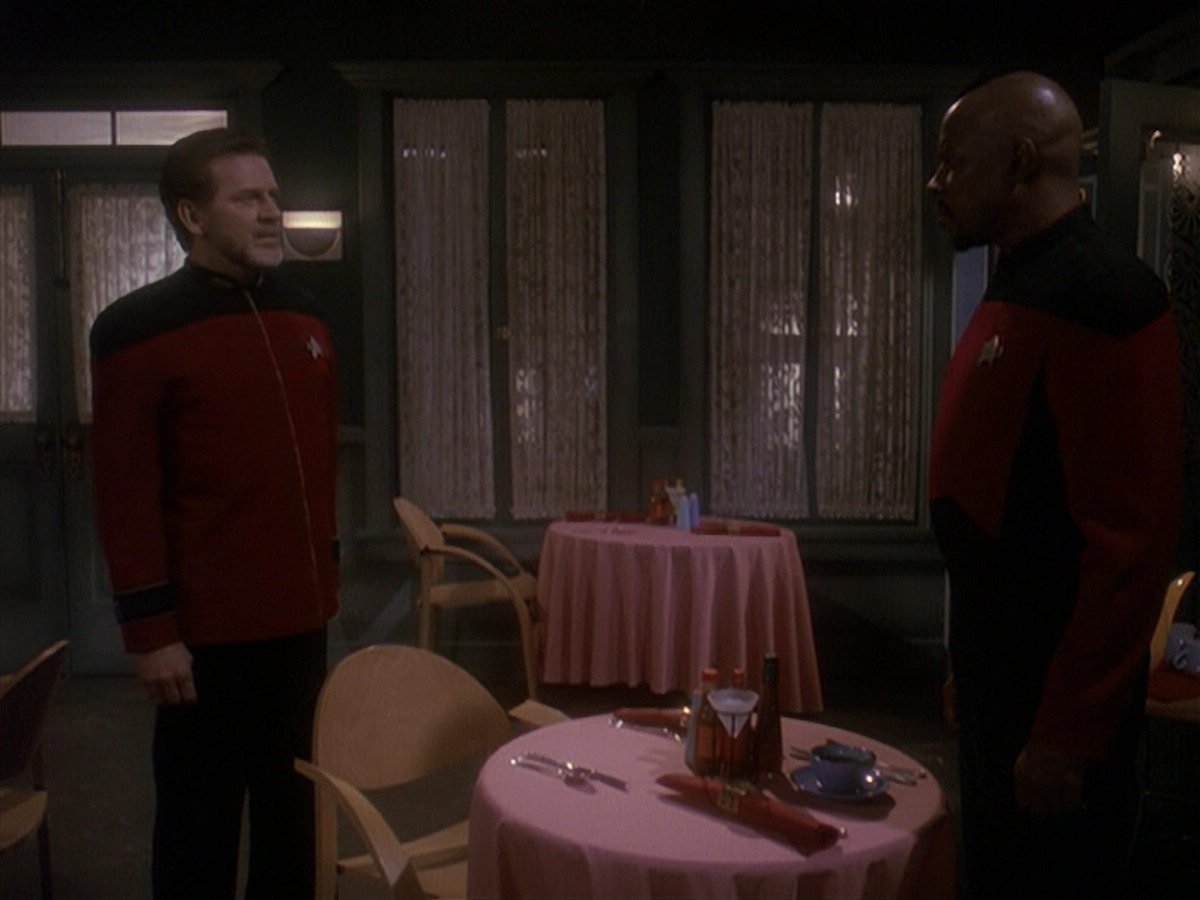 extant_StarTrek_DS9_4x12-ParadiseLost_01527.jpg