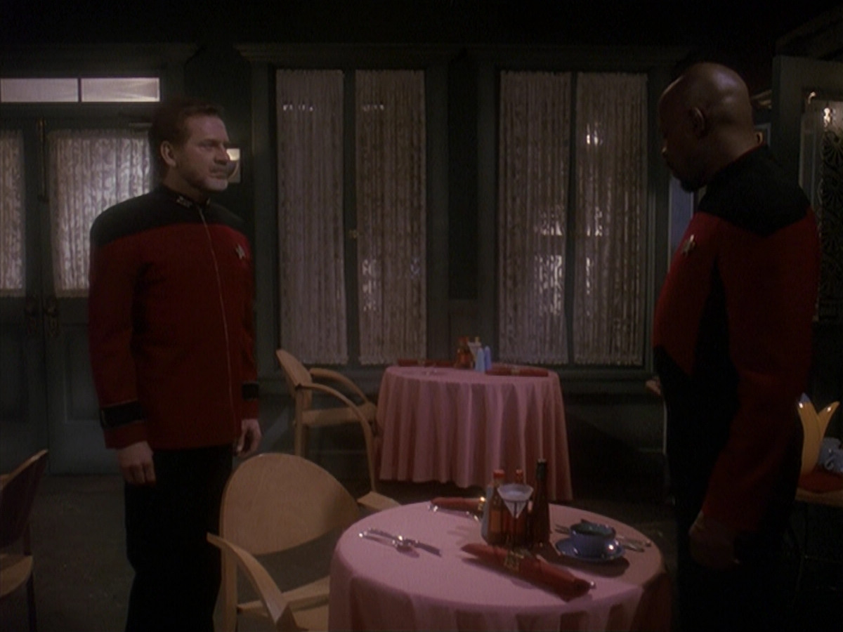 extant_StarTrek_DS9_4x12-ParadiseLost_01528.jpg