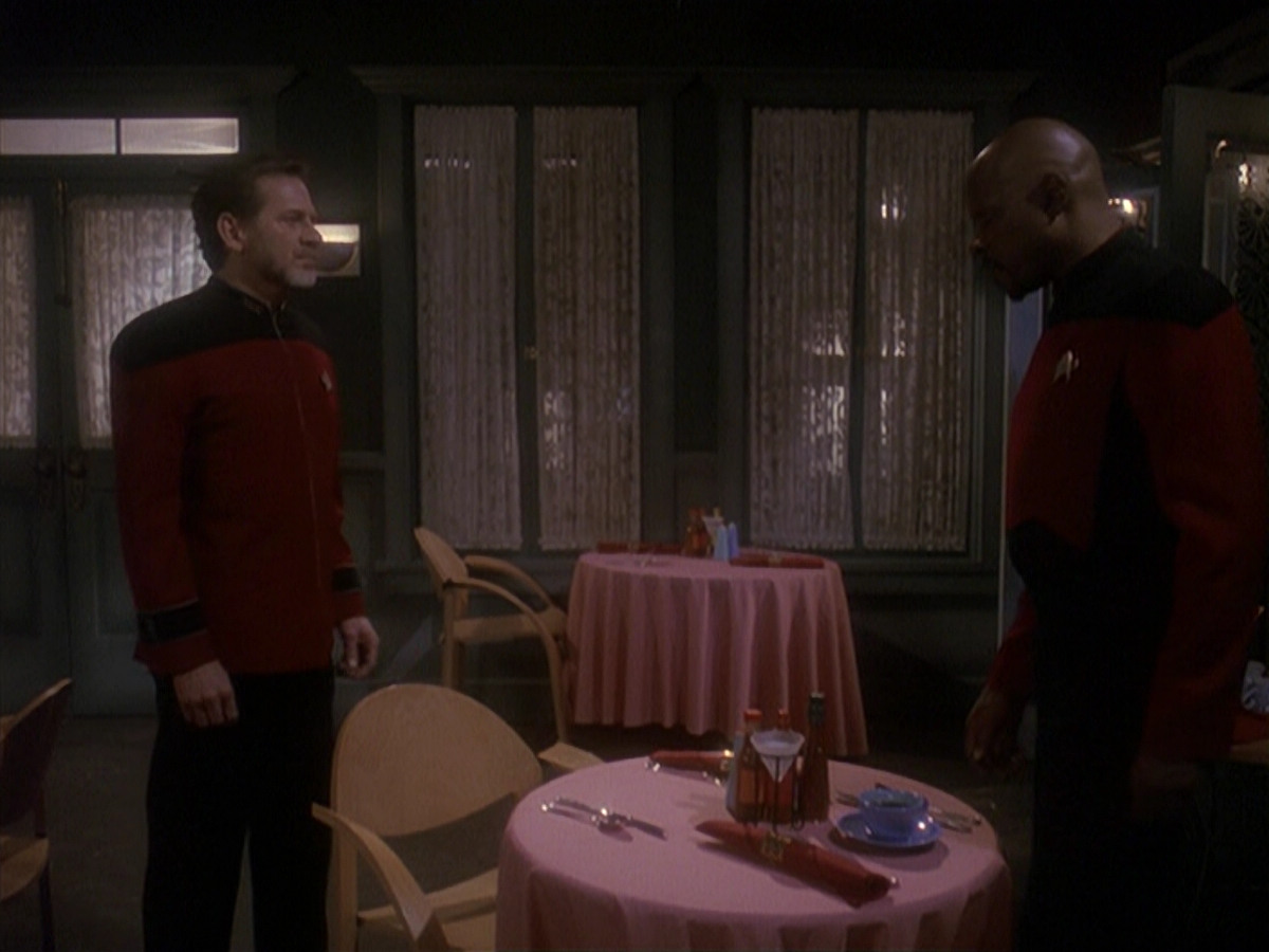 extant_StarTrek_DS9_4x12-ParadiseLost_01529.jpg